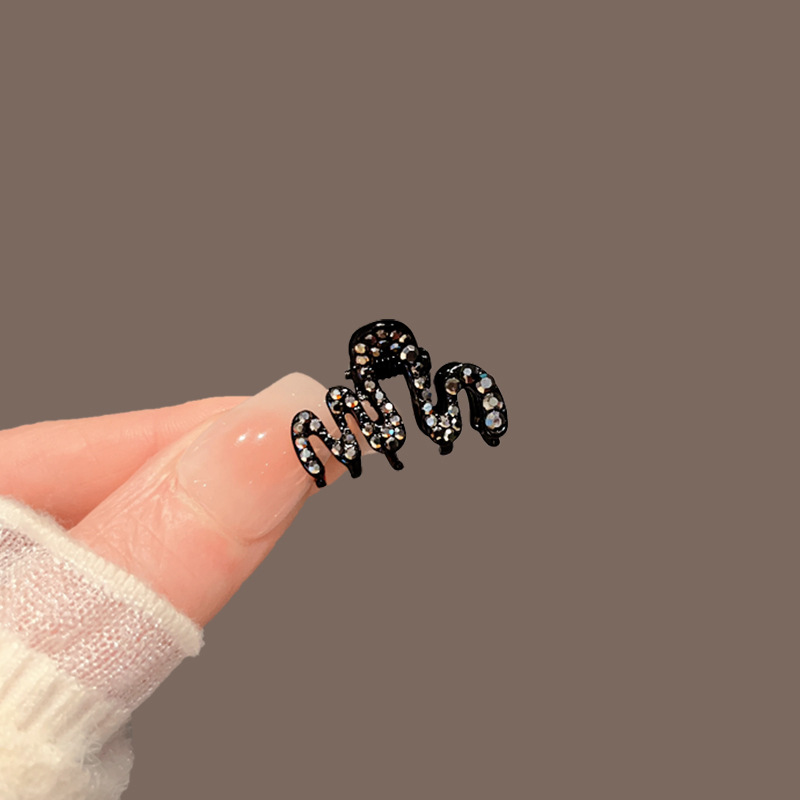 Hi Tech Accessories - Black Rhinestone Wave Clip Women's High-end